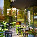 Logis Domaine Du Moulin Cavier - Restaurants & 3* אבריל