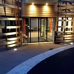 Logis Domaine Du Moulin Cavier - Restaurants & מלון