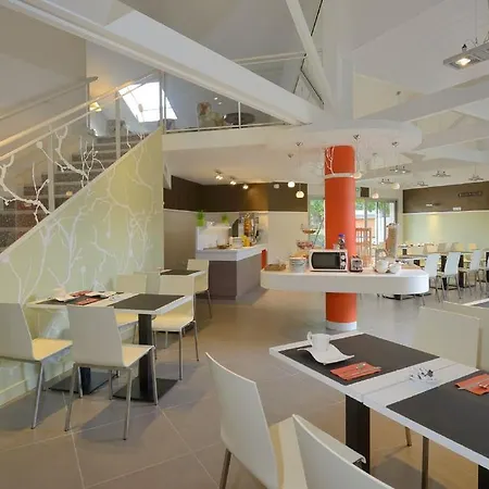 Logis Domaine Du Moulin Cavier - Restaurants & Avrillé