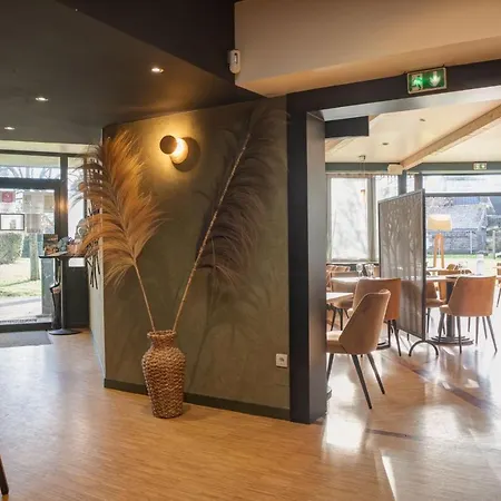 Logis Domaine Du Moulin Cavier - Restaurants & Otel 3*