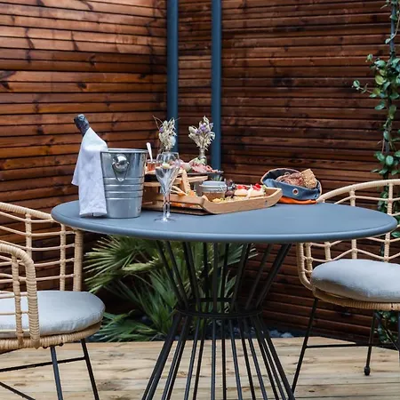 Logis Domaine Du Moulin Cavier - Restaurants & Avrillé