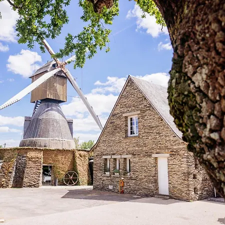 Hotel Logis Domaine Du Moulin Cavier - Restaurants &