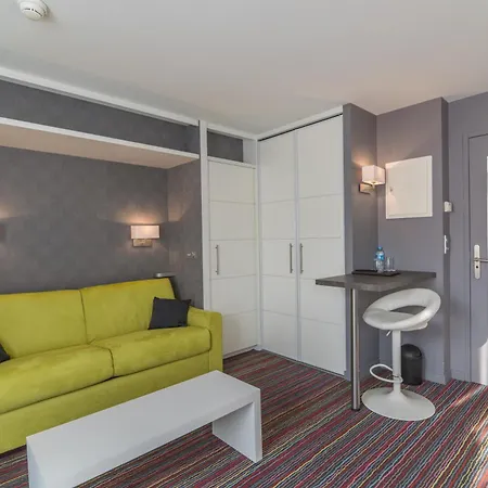 Logis Domaine Du Moulin Cavier Hotel 3*