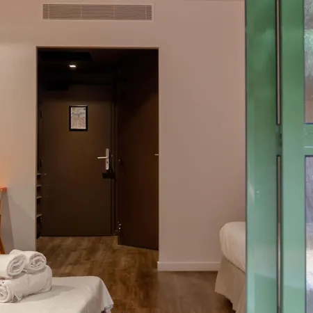 Logis Domaine Du Moulin Cavier - Restaurants & Otel Avrillé