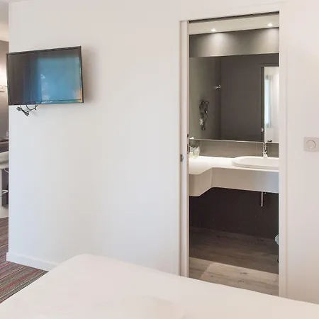 Logis Domaine Du Moulin Cavier - Restaurants & Avrillé