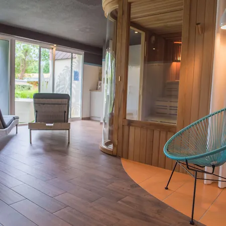 Hotel Logis Domaine Du Moulin Cavier - Restaurants &
