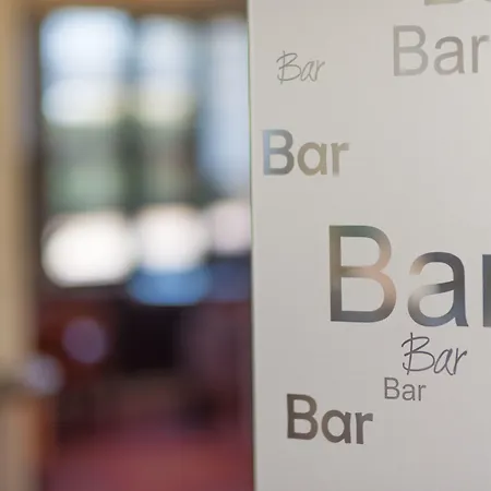 Logis Domaine Du Moulin Cavier - Restaurants & 3* Avrillé