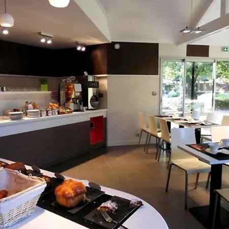 Hotel Logis Domaine Du Moulin Cavier - Restaurants & 3*