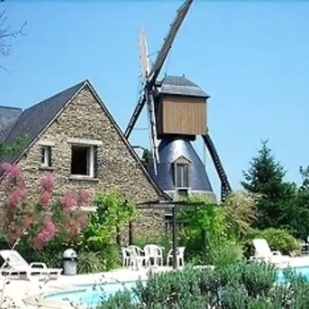 Logis Domaine Du Moulin Cavier - Restaurants & Hotel