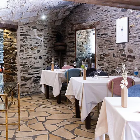Logis Domaine Du Moulin Cavier - Restaurants & 3* Avrillé