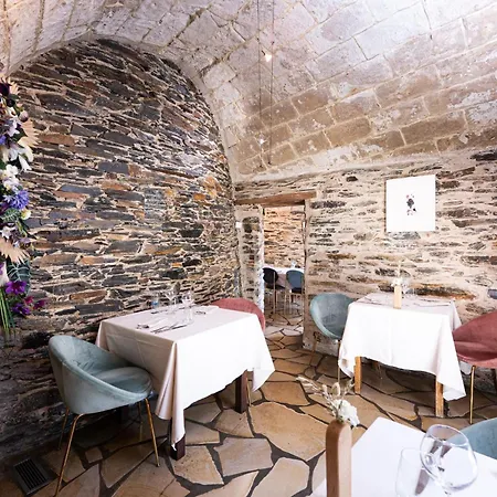Logis Domaine Du Moulin Cavier - Restaurants & فندق Avrillé