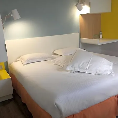 Logis Domaine Du Moulin Cavier - Restaurants & Hotel