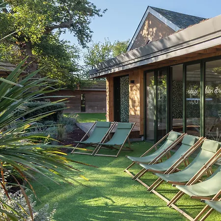 Logis Domaine Du Moulin Cavier - Restaurants & 3* Avrillé