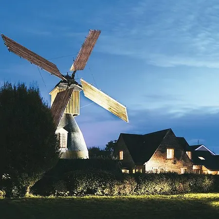 Otel Logis Domaine Du Moulin Cavier - Restaurants & Avrillé