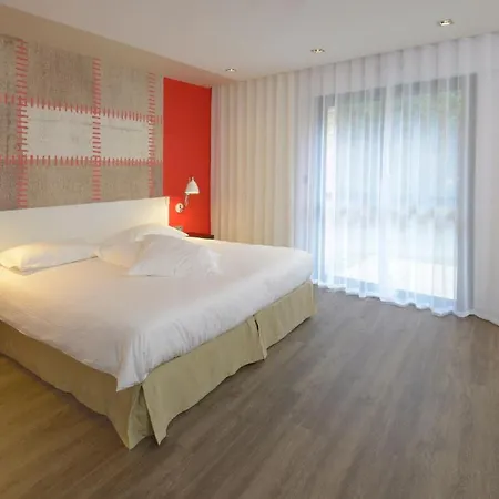 Logis Domaine Du Moulin Cavier - Restaurants & Avrillé