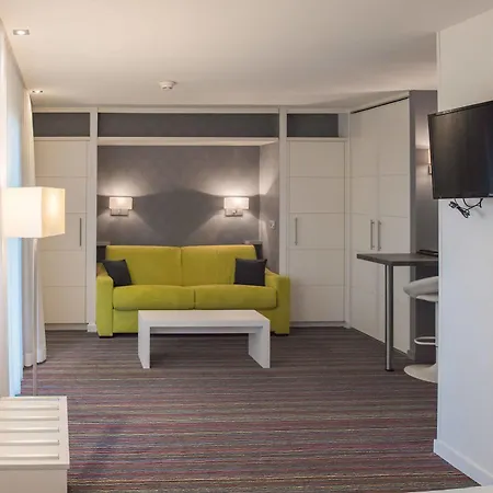 Hotel Logis Domaine Du Moulin Cavier 3*
