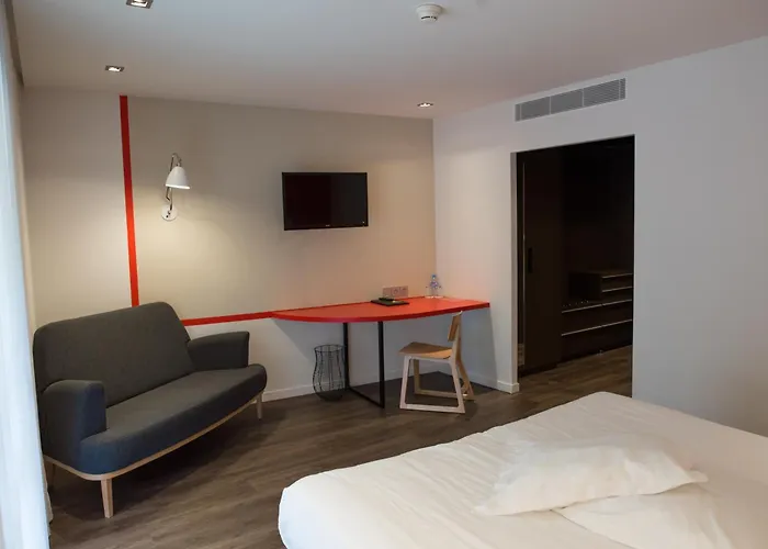 Hotel Logis Domaine Du Moulin Cavier 3*