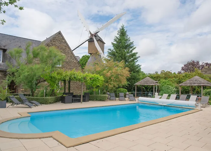 Hotel Logis Domaine Du Moulin Cavier Avrillé