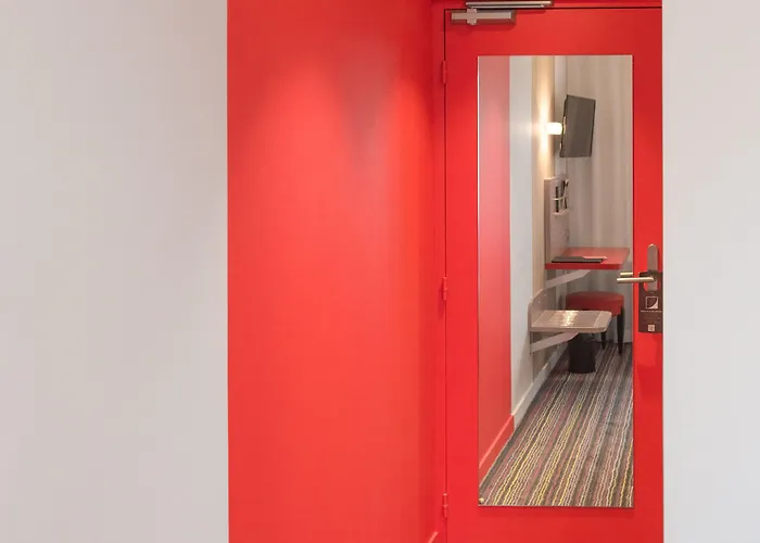 Hotel Logis Domaine Du Moulin Cavier Avrillé