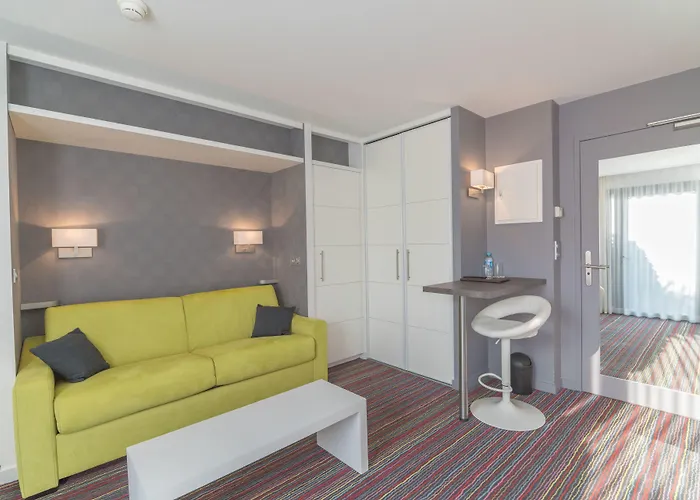 Logis Domaine Du Moulin Cavier Hotel