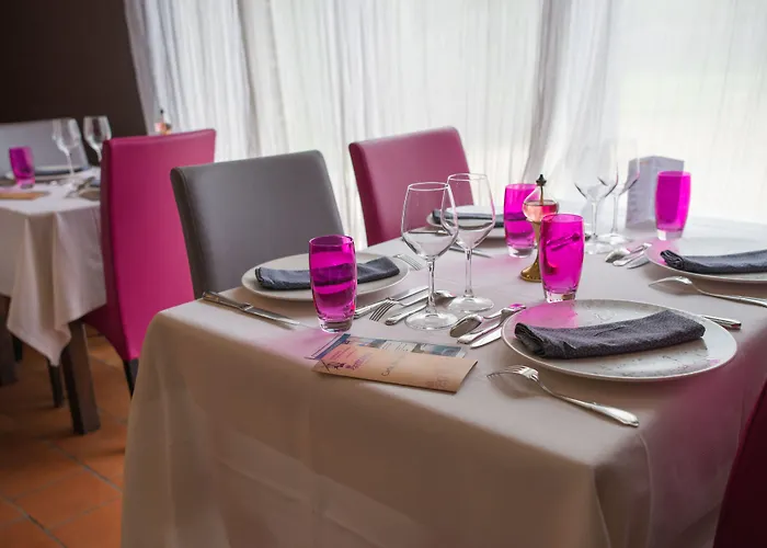 Hotel Logis Domaine Du Moulin Cavier Avrillé