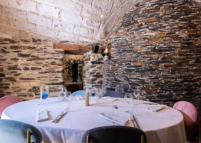 Hotel Logis Domaine Du Moulin Cavier Avrillé